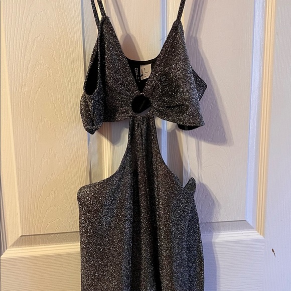 Medium black sparkle romper #571 - Picture 3 of 11